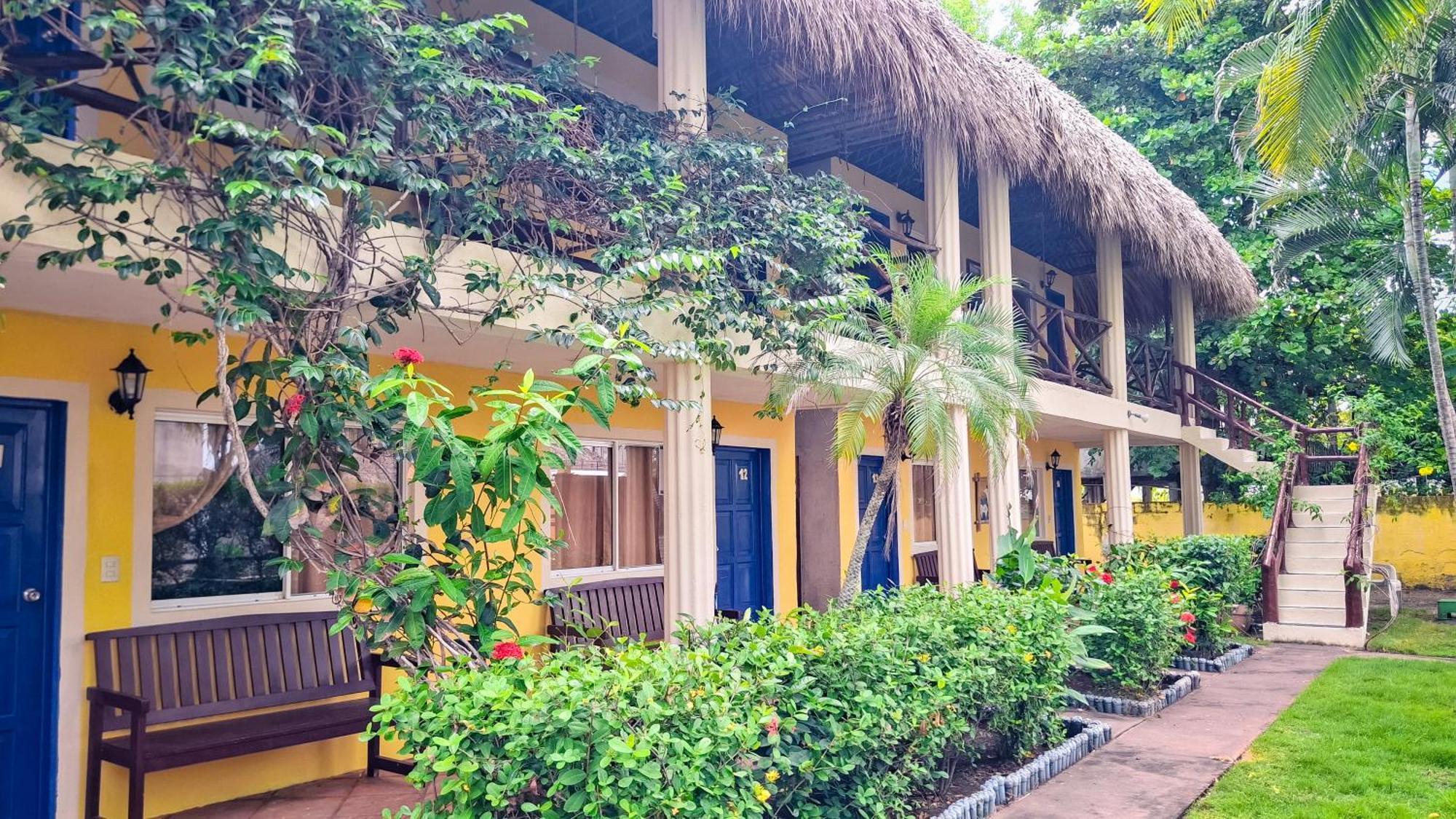 Hotel Cafe Del Sol Monterrico Exterior photo