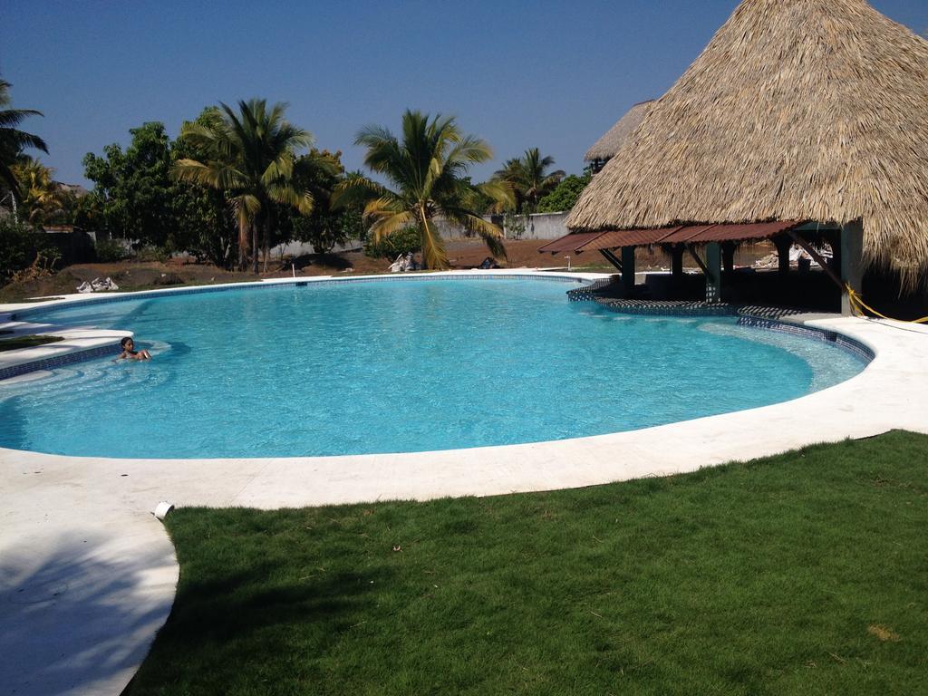 Hotel Cafe Del Sol Monterrico Exterior photo
